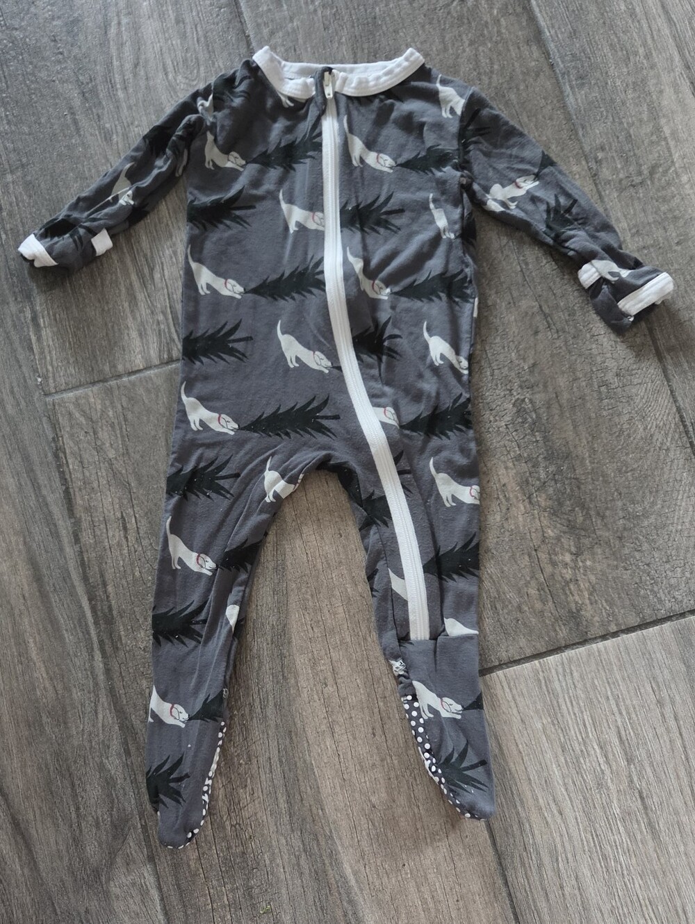 Kickee Pants VGUC 3-6 Months Gray Christmas Tree Dog Print Footie Romper